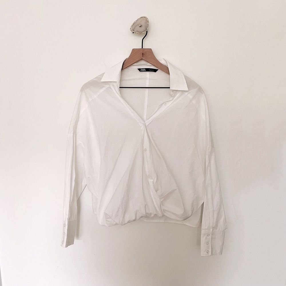 Zara: White Buttonup Shirt - Size: S